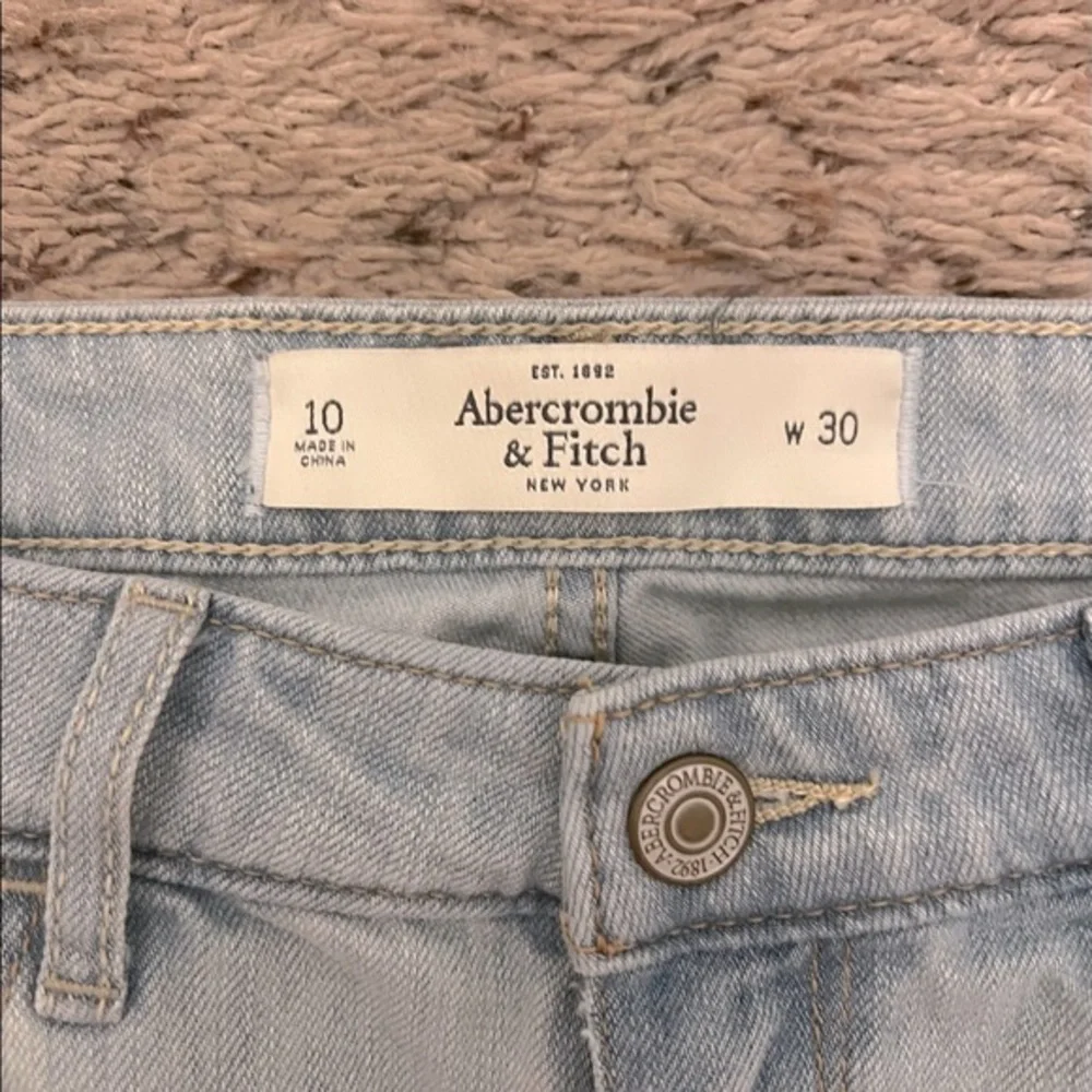 Abercrombie Vintage Distressed Low Rise Denim - Picture 3 of 5
